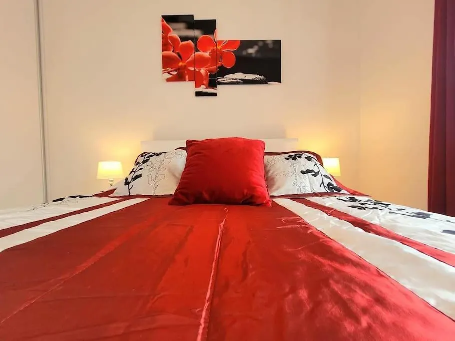 Apartment Sophie 3 Rooms, 2 Bathrooms, 8 Persons contacts